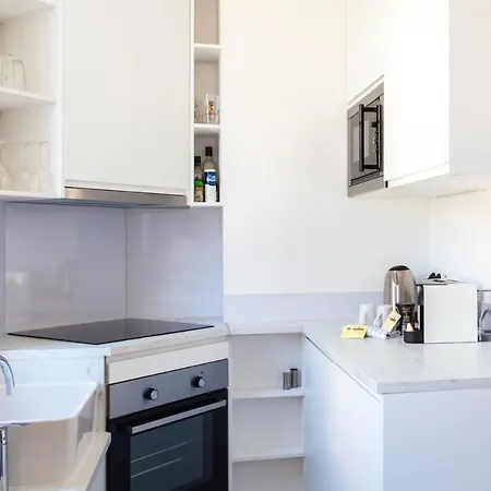 Arpeggio Furnished Studio *